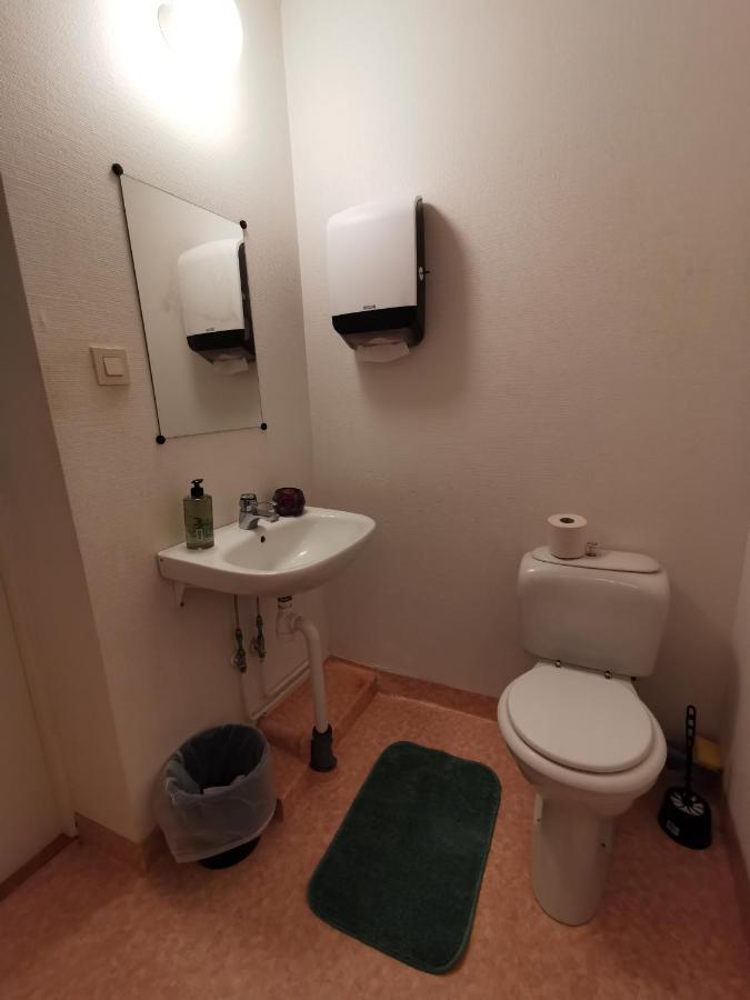 Gamla Skolan Rum & Oevernattning I Spjutstorp公寓 外观 照片